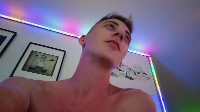 HuGo4K live cam on Cam4
