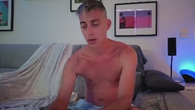 HuGo4K live cam on Cam4