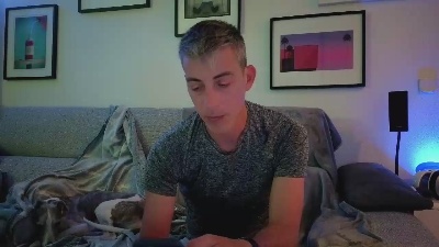 HuGo4K live cam on Cam4