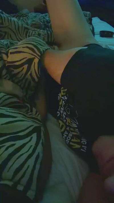 Hubby_Wifeyy live cam on Cam4