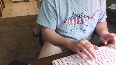 Hubbyluvs live cam on Cam4