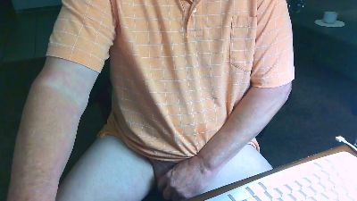 Hubbyluvs live cam on Cam4