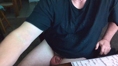 Hubbyluvs live cam on Cam4