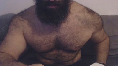 Hugehairymacho live cam on Cam4