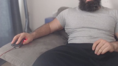 Hugehairymacho live cam on Cam4