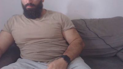 Hugehairymacho live cam on Cam4