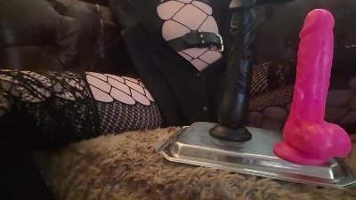 Hughboy44 live cam on Cam4