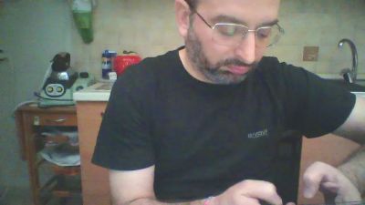 Hugos31 live cam on Cam4