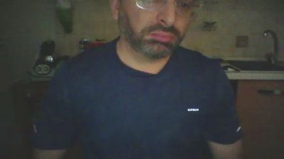 Hugos31 live cam on Cam4