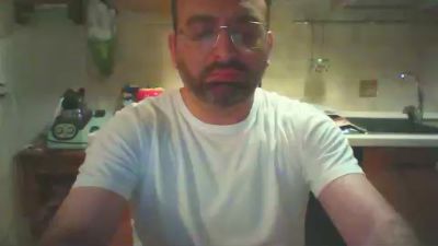Hugos31 live cam on Cam4