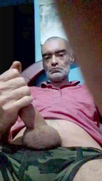 Hugosafado1 live cam on Cam4