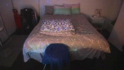 Hung75cut88 live cam on Cam4