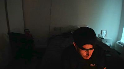 Hung75cut88 live cam on Cam4