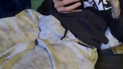 HungHerb1992 live cam on Cam4