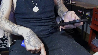 HungHerb1992 live cam on Cam4