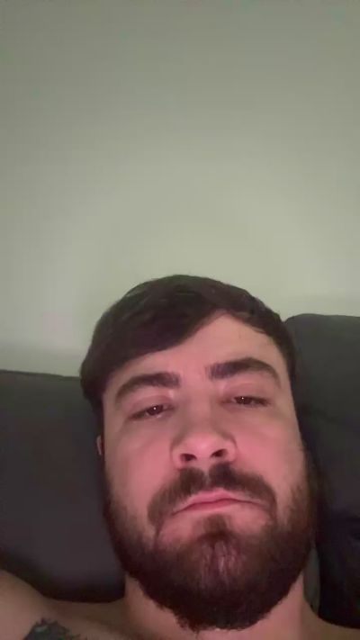Hunglad3047 live cam on Cam4