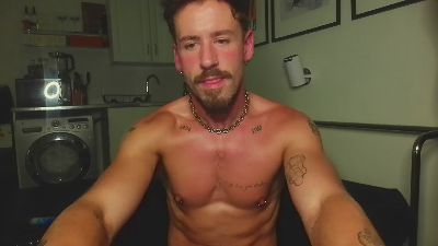 Hungpiercedbrit live cam on Cam4