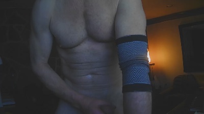 Hungthickbrit52 live cam on Cam4