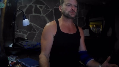 Hungthickbrit52 live cam on Cam4