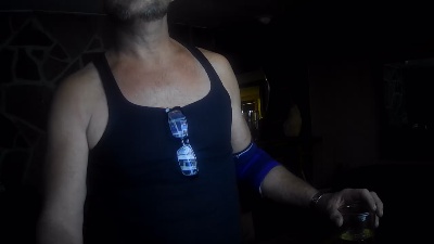Hungthickbrit52 live cam on Cam4