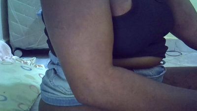 Hunnies1 live cam on Cam4