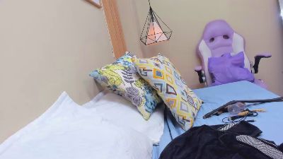 Hunter_Ignis live cam on Cam4