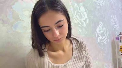 HuongMenkin live cam on Cam4