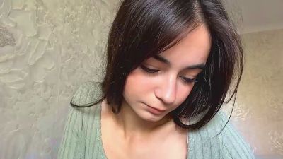 HuongMenkin live cam on Cam4