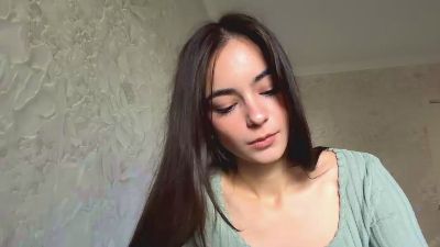HuongMenkin live cam on Cam4
