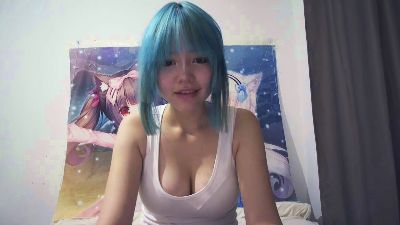 HuongZeimetz live cam on Cam4