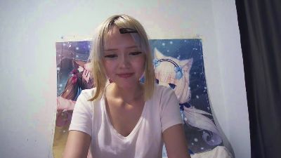 HuongZeimetz live cam on Cam4