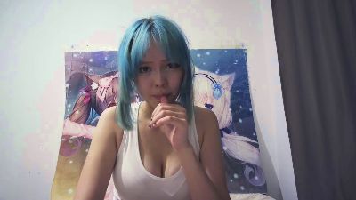 HuongZeimetz live cam on Cam4