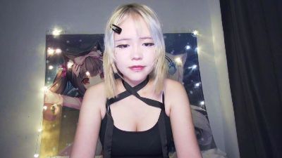HuongZeimetz live cam on Cam4