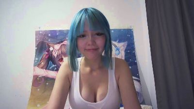 HuongZeimetz live cam on Cam4
