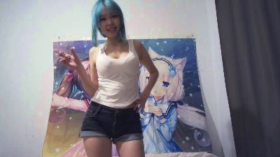 HuongZeimetz live cam on Cam4