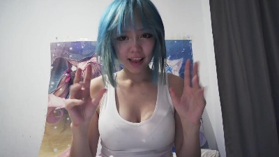 HuongZeimetz live cam on Cam4