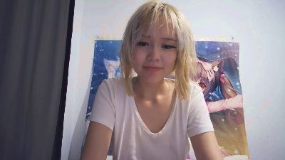 HuongZeimetz live cam on Cam4
