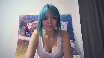 HuongZeimetz live cam on Cam4