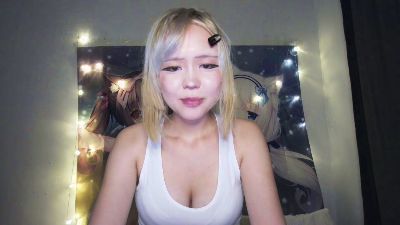HuongZeimetz live cam on Cam4