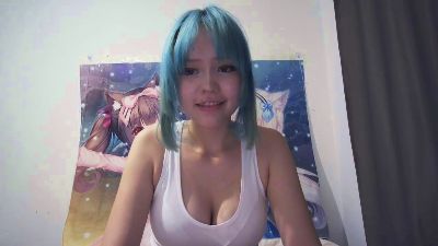HuongZeimetz live cam on Cam4