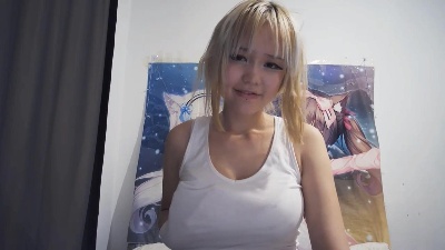 HuongZeimetz live cam on Cam4