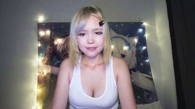 HuongZeimetz live cam on Cam4