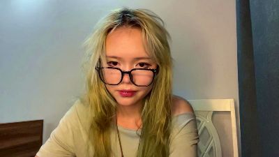 HuongZeimetz live cam on Cam4