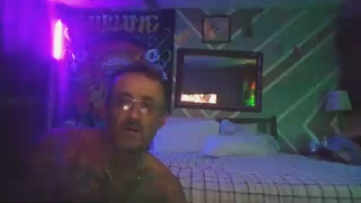 HustleNFlo live cam on Cam4