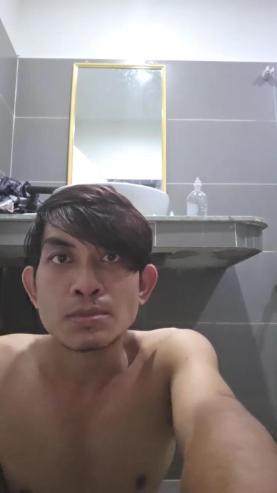 Hwng8889 live cam on Cam4