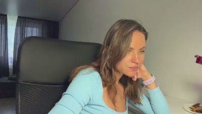 HyonGodinez live cam on Cam4