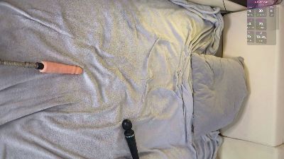 IMNOTSHYBABY live cam on Cam4