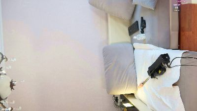 IMNOTSHYBABY live cam on Cam4