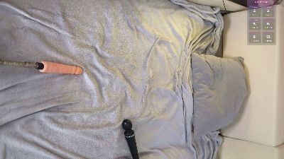 IMNOTSHYBABY live cam on Cam4
