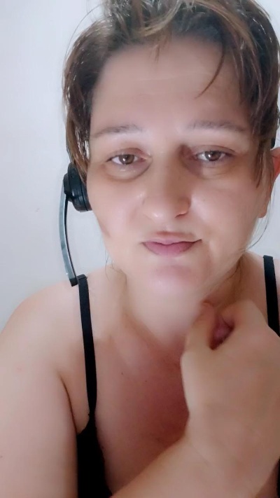 IVONE live cam on Cam4